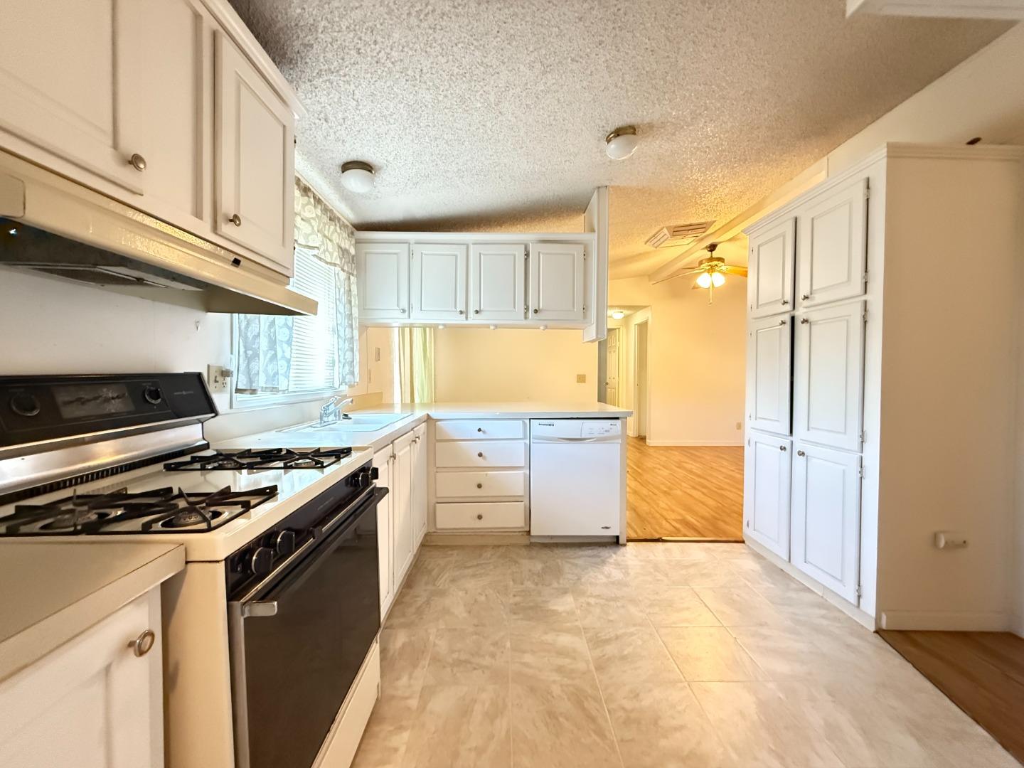 Detail Gallery Image 16 of 31 For 5300 Rexford #5300,  Santa Rosa,  CA 95403 - 3 Beds | 2 Baths