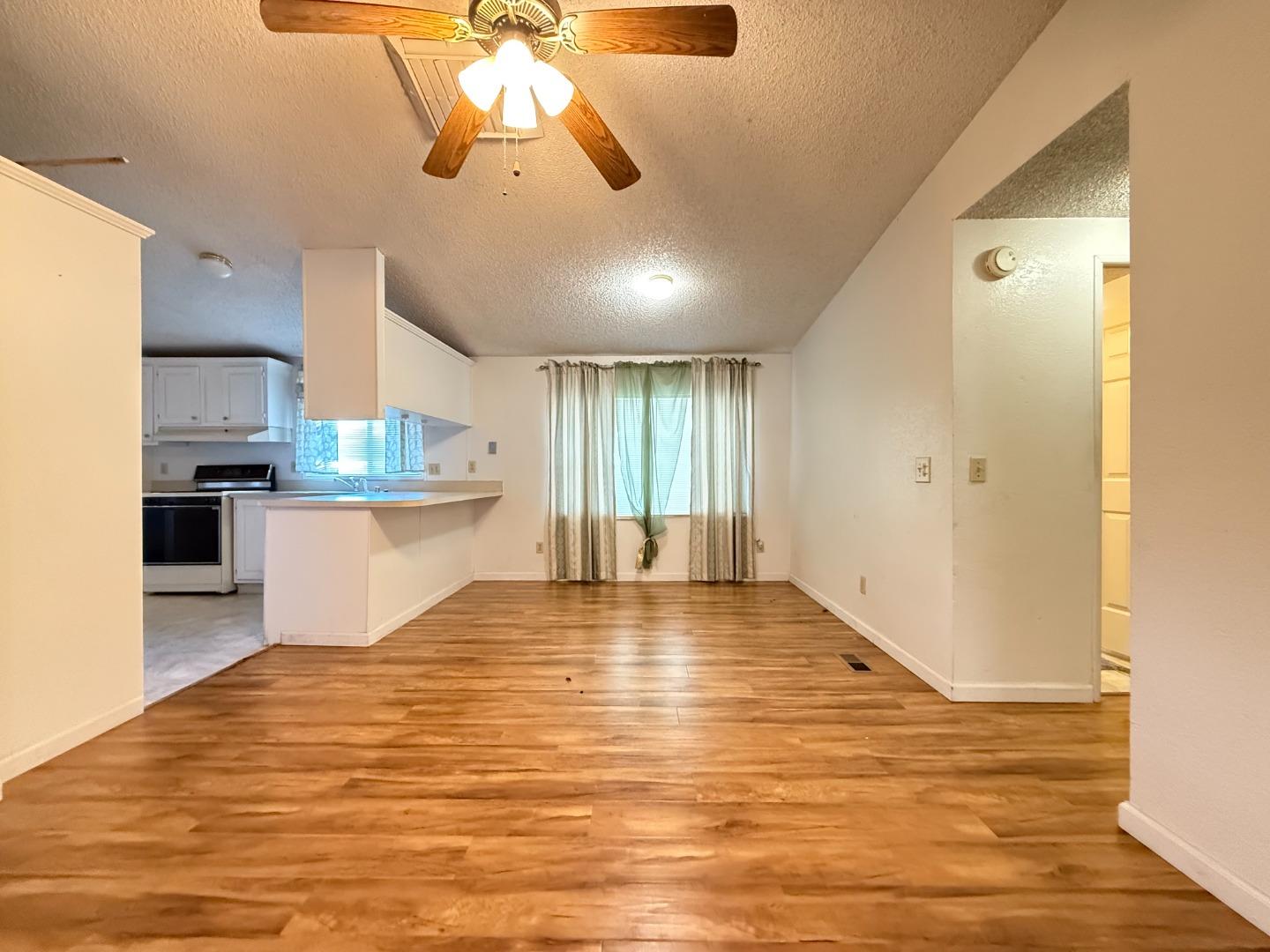 Detail Gallery Image 5 of 31 For 5300 Rexford #5300,  Santa Rosa,  CA 95403 - 3 Beds | 2 Baths