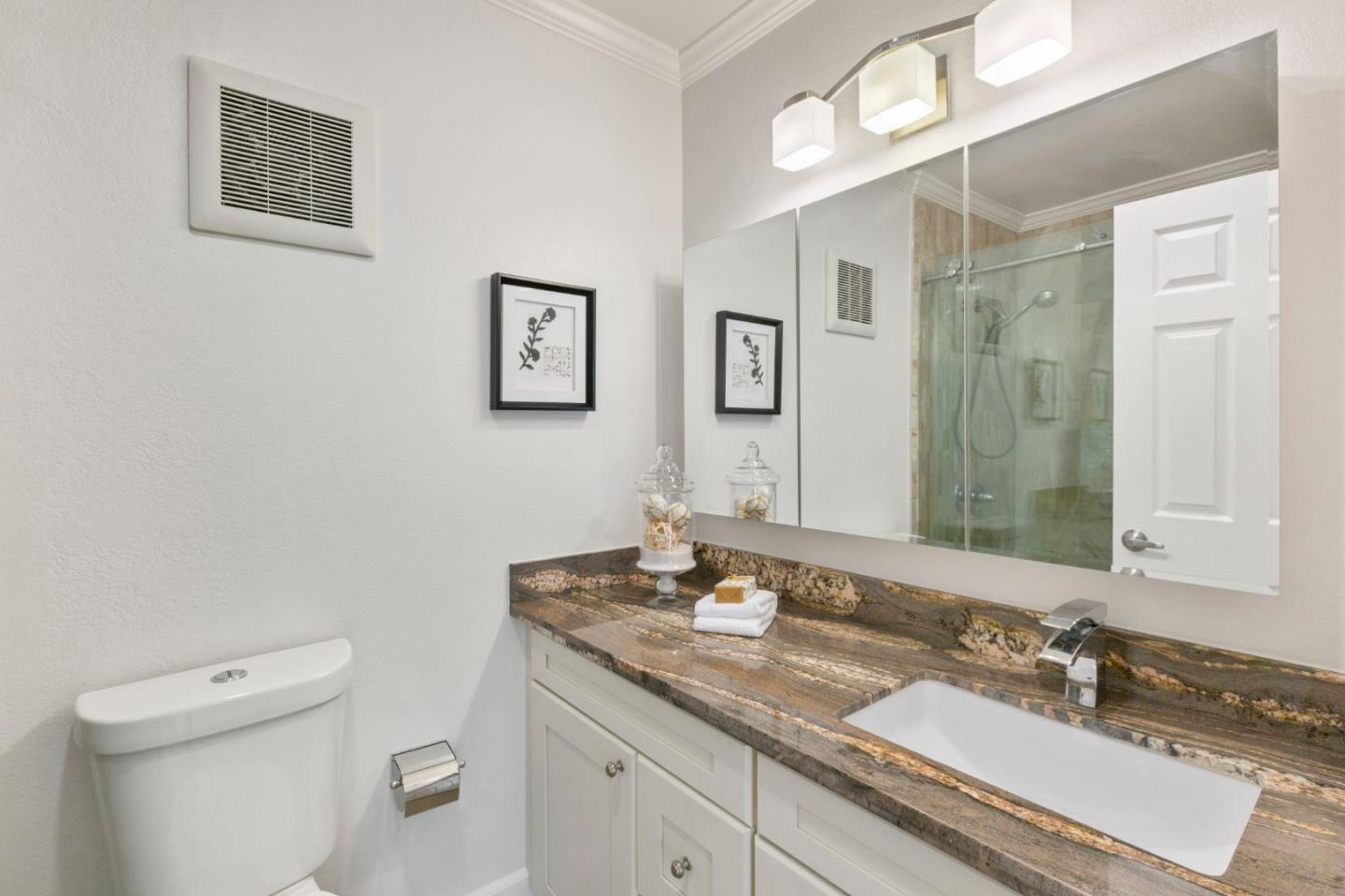 Detail Gallery Image 11 of 17 For 1025 Shell Blvd #7,  San Mateo,  CA 94402 - 2 Beds | 2 Baths