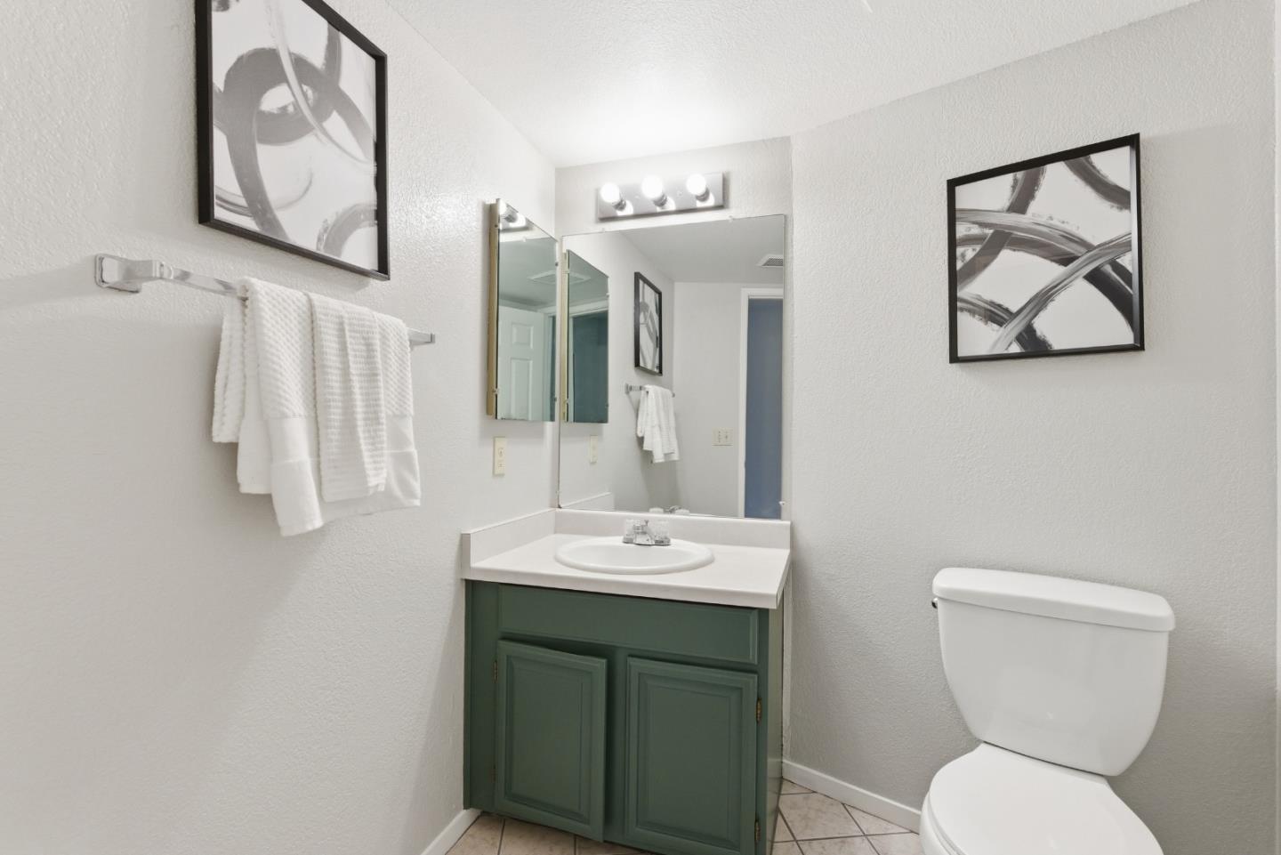 Detail Gallery Image 13 of 28 For 16145 Loretta Ln, Los Gatos,  CA 95032 - 2 Beds | 2/1 Baths