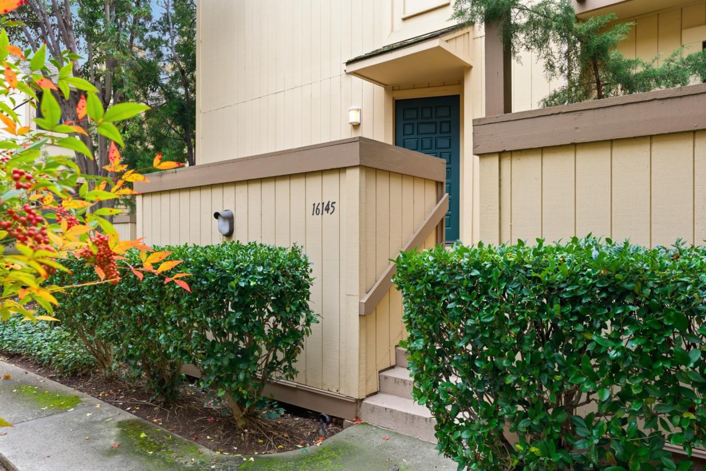Detail Gallery Image 3 of 28 For 16145 Loretta Ln, Los Gatos,  CA 95032 - 2 Beds | 2/1 Baths