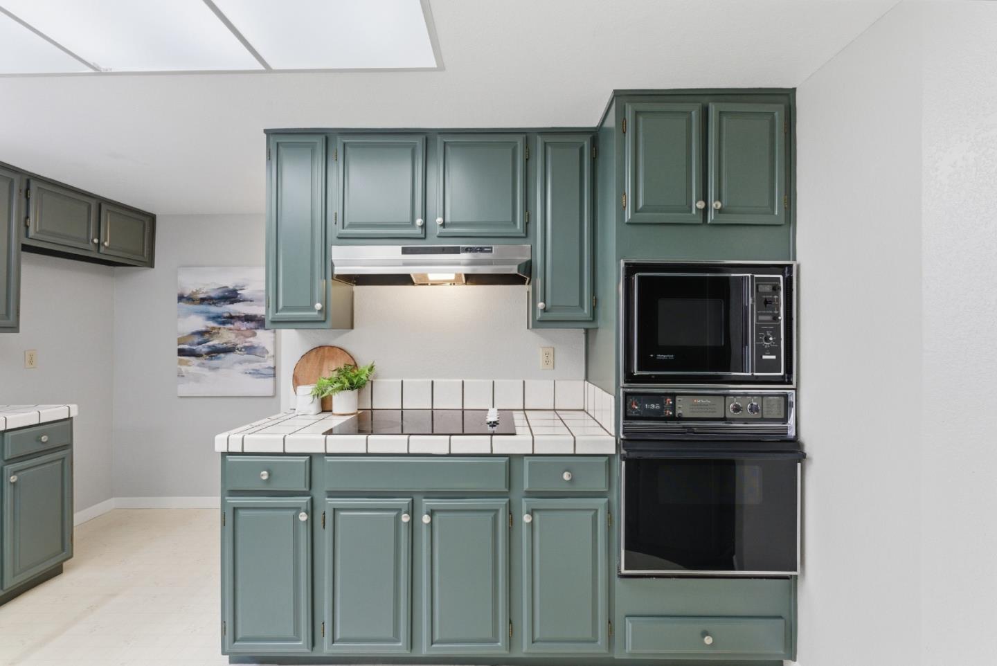 Detail Gallery Image 9 of 28 For 16145 Loretta Ln, Los Gatos,  CA 95032 - 2 Beds | 2/1 Baths