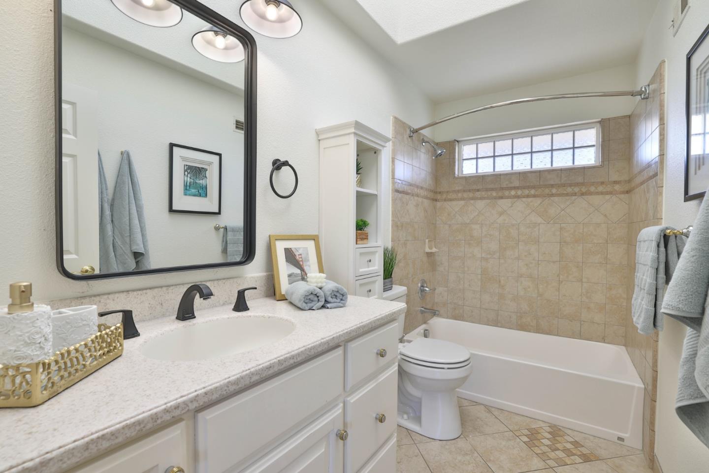 Detail Gallery Image 16 of 35 For 363 Hines Ct, San Jose,  CA 95111 - 4 Beds | 2/1 Baths