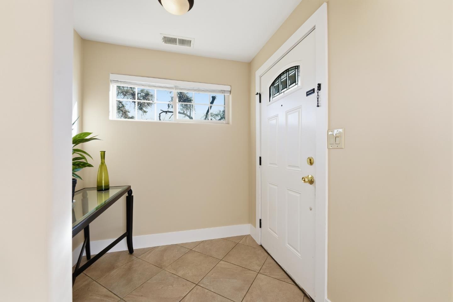 Detail Gallery Image 3 of 22 For 9610 Monterey Rd, Morgan Hill,  CA 95037 - 2 Beds | 1 Baths