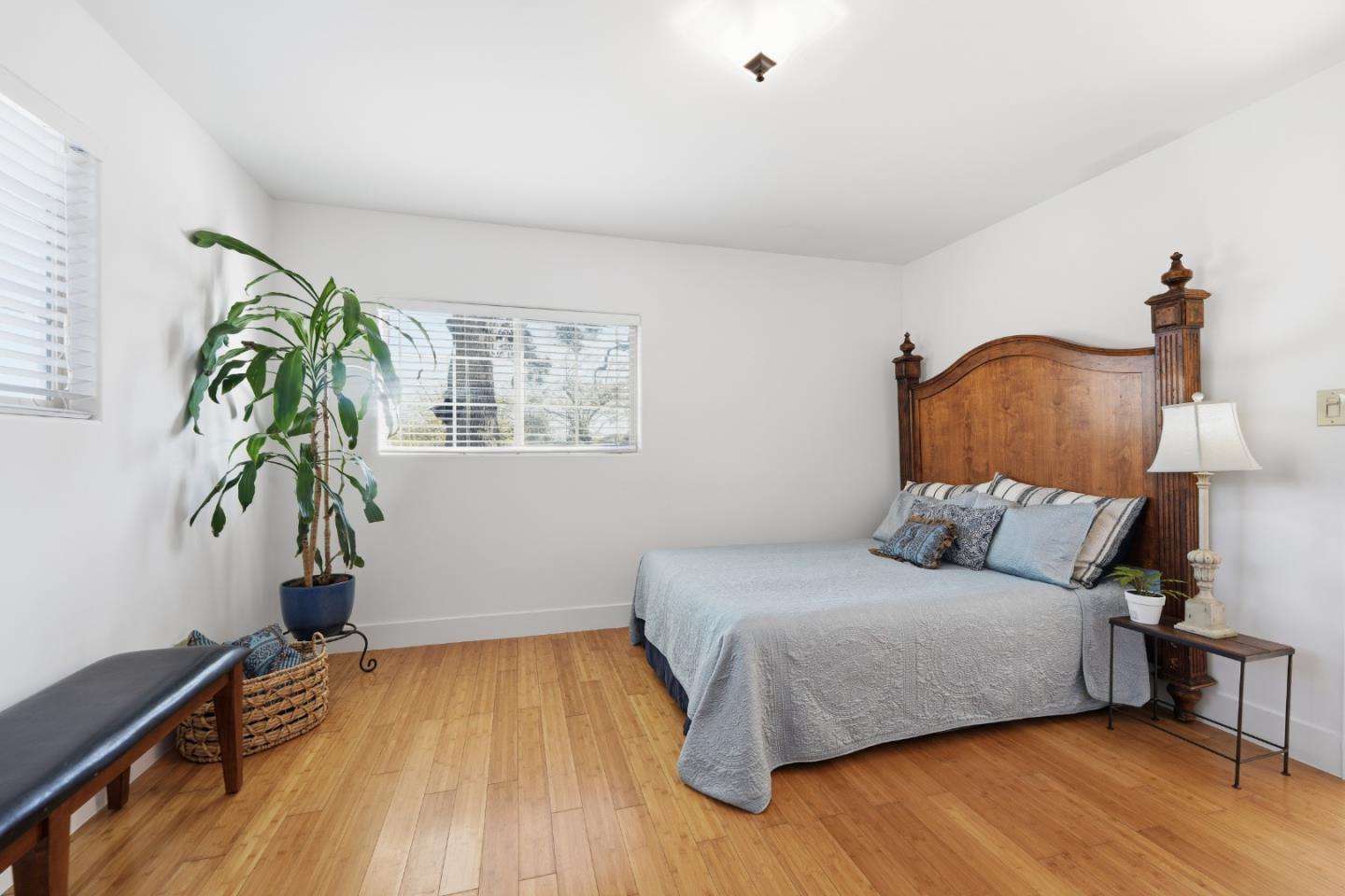 Detail Gallery Image 7 of 22 For 9610 Monterey Rd, Morgan Hill,  CA 95037 - 2 Beds | 1 Baths