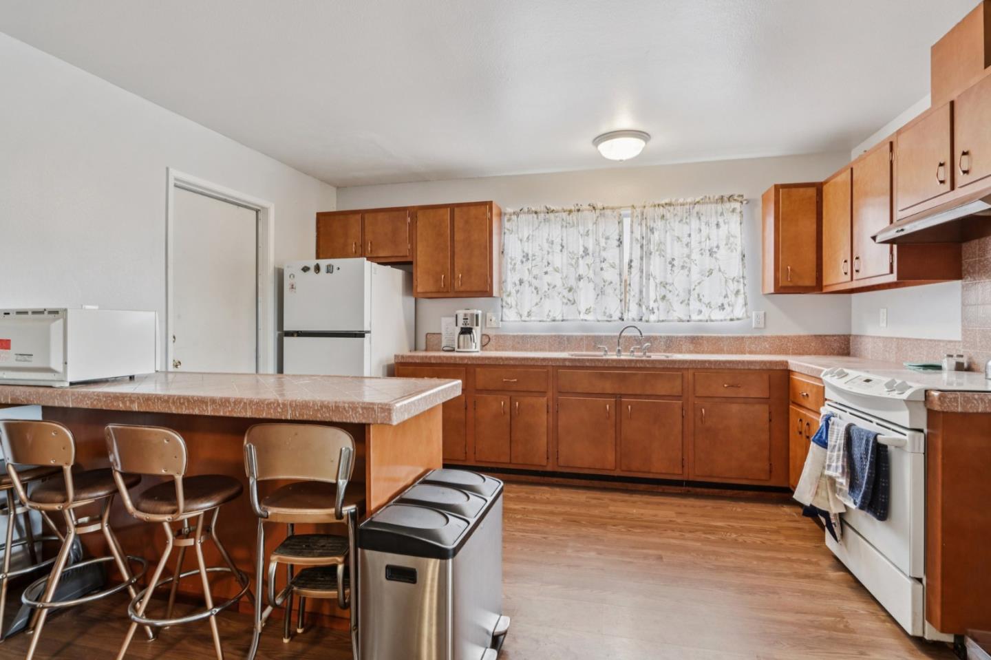 Detail Gallery Image 12 of 39 For 3202 Tallmon St, Marina,  CA 93933 - 4 Beds | 2 Baths