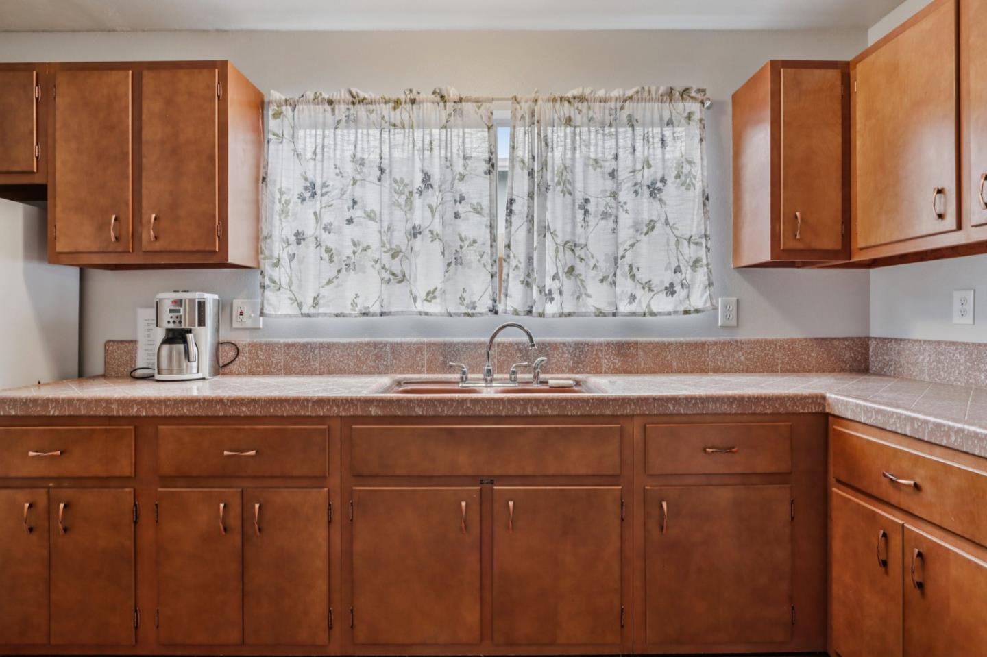 Detail Gallery Image 13 of 39 For 3202 Tallmon St, Marina,  CA 93933 - 4 Beds | 2 Baths