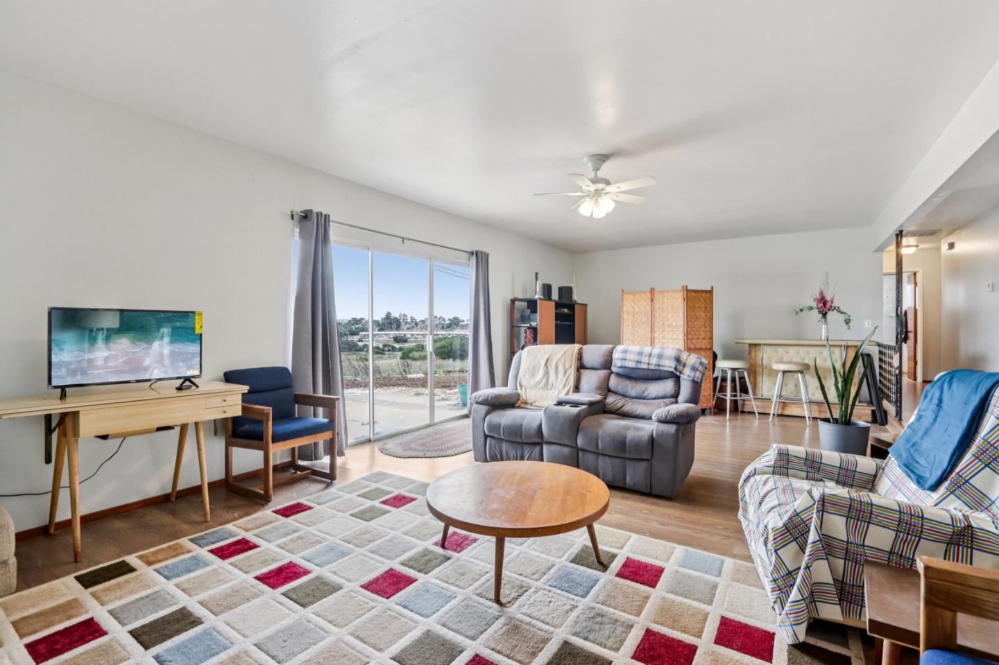 Detail Gallery Image 7 of 39 For 3202 Tallmon St, Marina,  CA 93933 - 4 Beds | 2 Baths