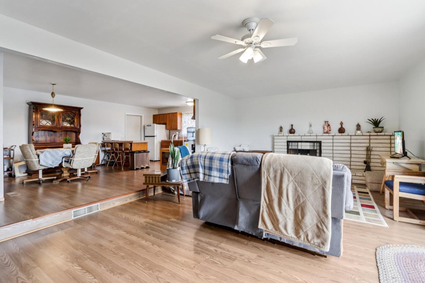 Detail Gallery Image 8 of 39 For 3202 Tallmon St, Marina,  CA 93933 - 4 Beds | 2 Baths