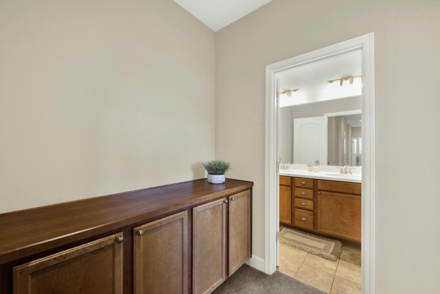 Detail Gallery Image 24 of 36 For 307 Maverick Dr, Vacaville,  CA 95687 - 4 Beds | 2/1 Baths