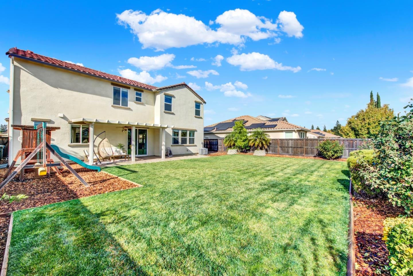 Detail Gallery Image 27 of 36 For 307 Maverick Dr, Vacaville,  CA 95687 - 4 Beds | 2/1 Baths