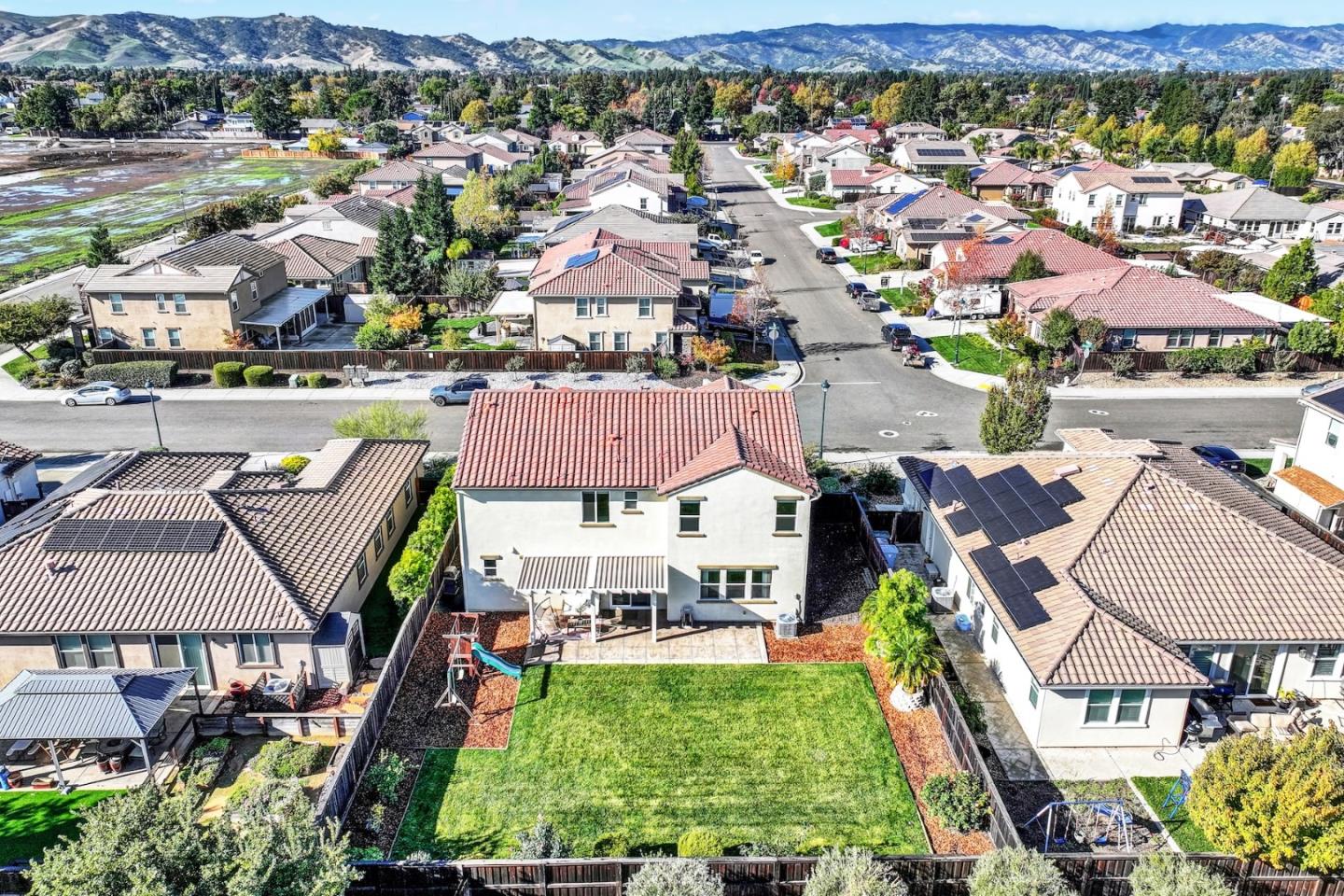 Detail Gallery Image 31 of 36 For 307 Maverick Dr, Vacaville,  CA 95687 - 4 Beds | 2/1 Baths