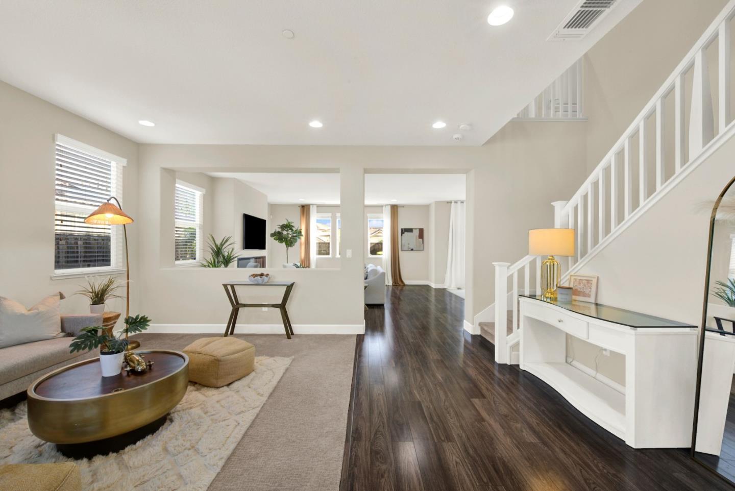 Detail Gallery Image 8 of 36 For 307 Maverick Dr, Vacaville,  CA 95687 - 4 Beds | 2/1 Baths