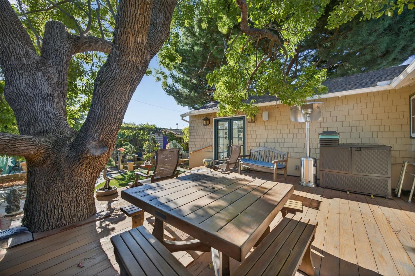 Detail Gallery Image 29 of 42 For 1318 Huron Ave, San Mateo,  CA 94401 - 4 Beds | 2 Baths