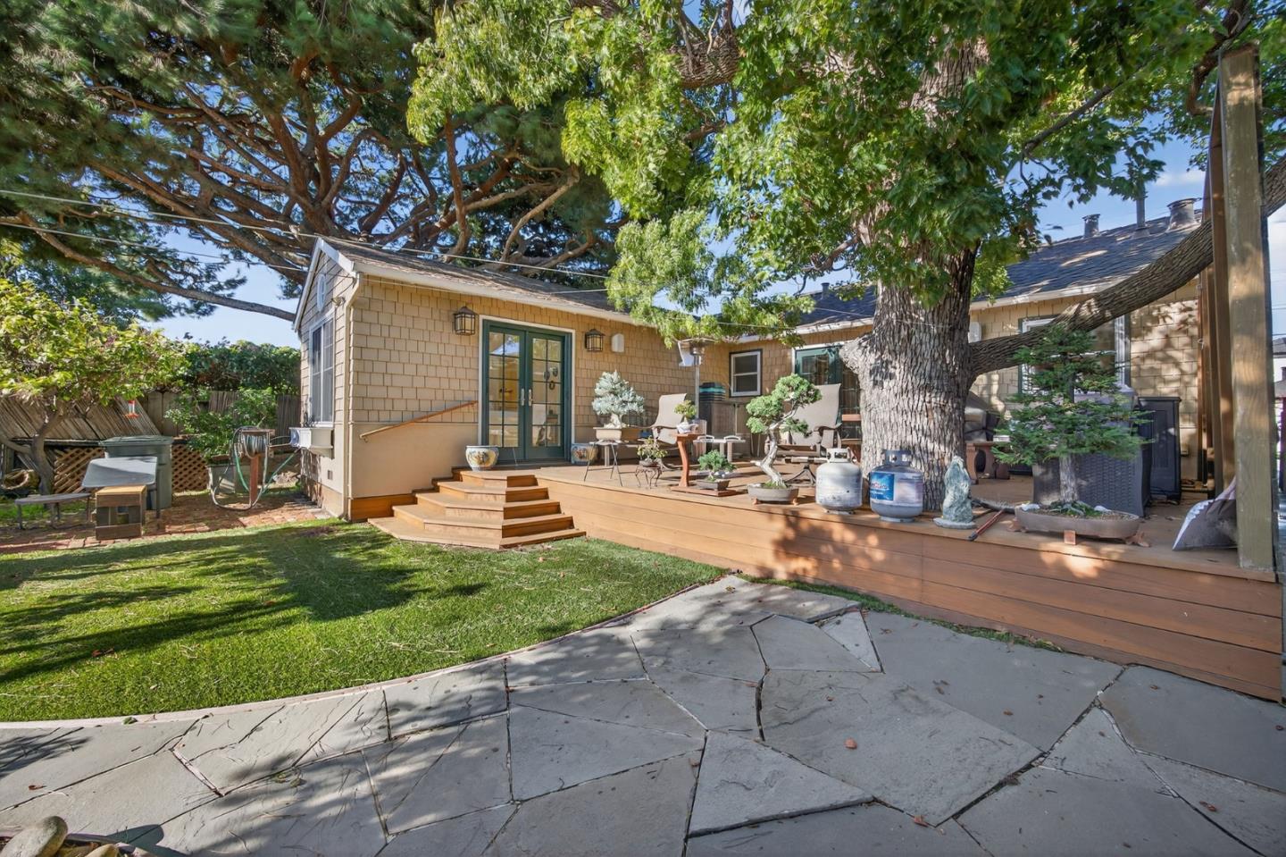 Detail Gallery Image 33 of 42 For 1318 Huron Ave, San Mateo,  CA 94401 - 4 Beds | 2 Baths