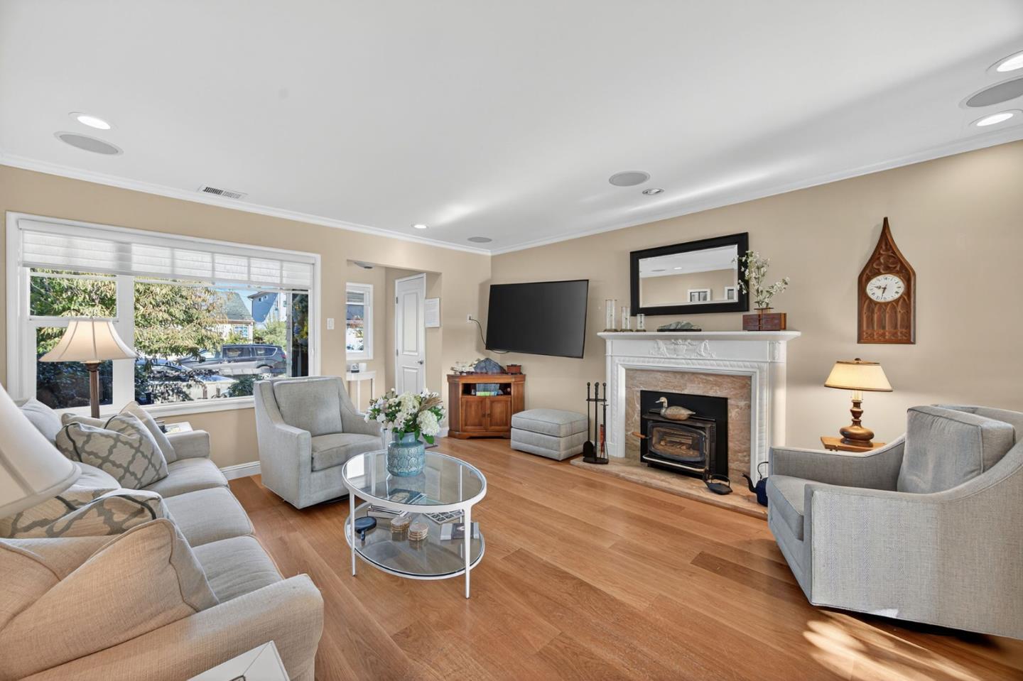 Detail Gallery Image 5 of 42 For 1318 Huron Ave, San Mateo,  CA 94401 - 4 Beds | 2 Baths