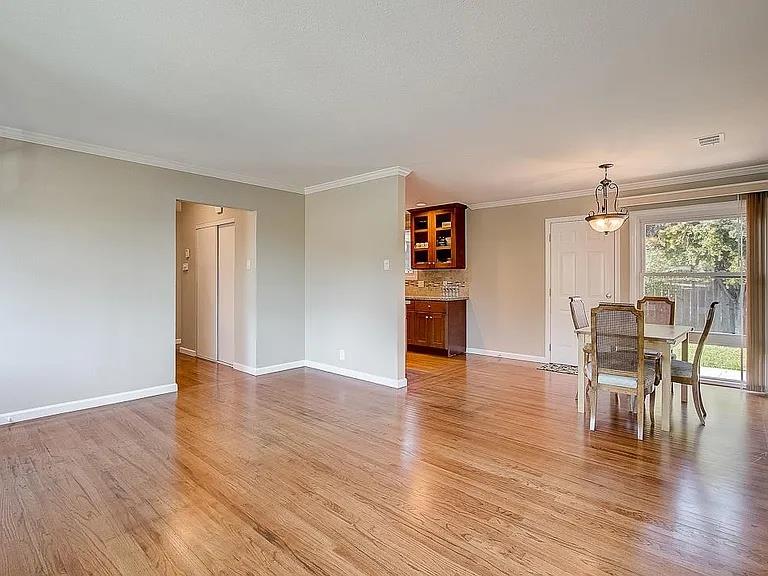 Detail Gallery Image 5 of 17 For 463 Larkspur Dr, East Palo Alto,  CA 94303 - 3 Beds | 1 Baths