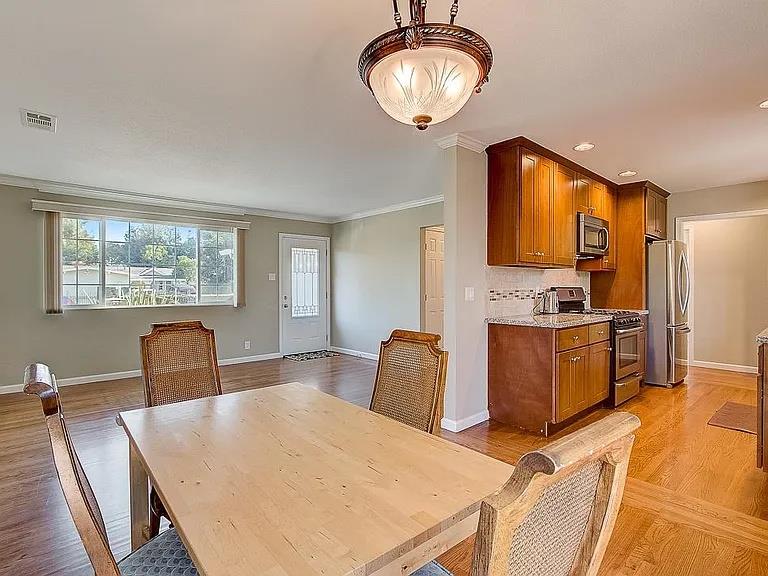 Detail Gallery Image 8 of 17 For 463 Larkspur Dr, East Palo Alto,  CA 94303 - 3 Beds | 1 Baths