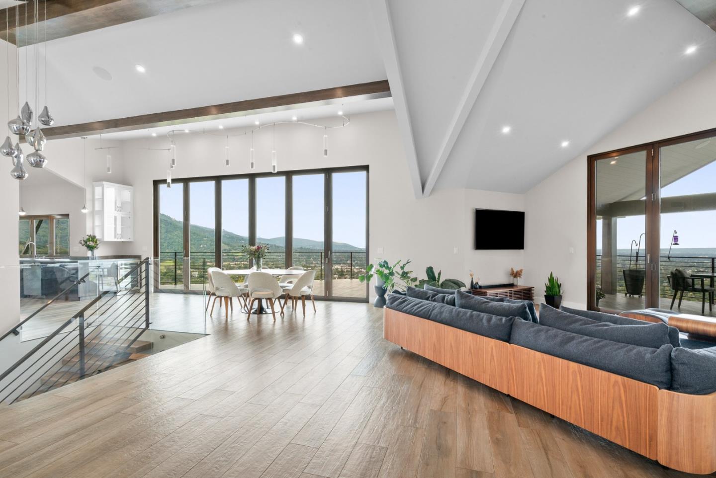 Detail Gallery Image 11 of 111 For 17808 Tourney Rd, Los Gatos,  CA 95030 - 5 Beds | 4/2 Baths