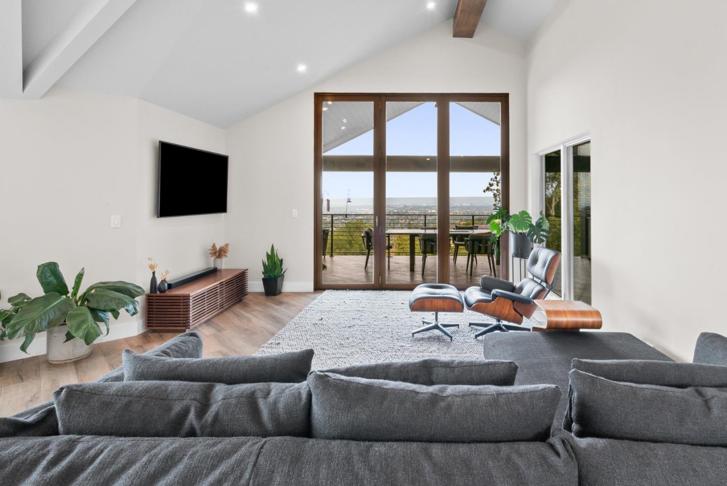 Detail Gallery Image 12 of 111 For 17808 Tourney Rd, Los Gatos,  CA 95030 - 5 Beds | 4/2 Baths