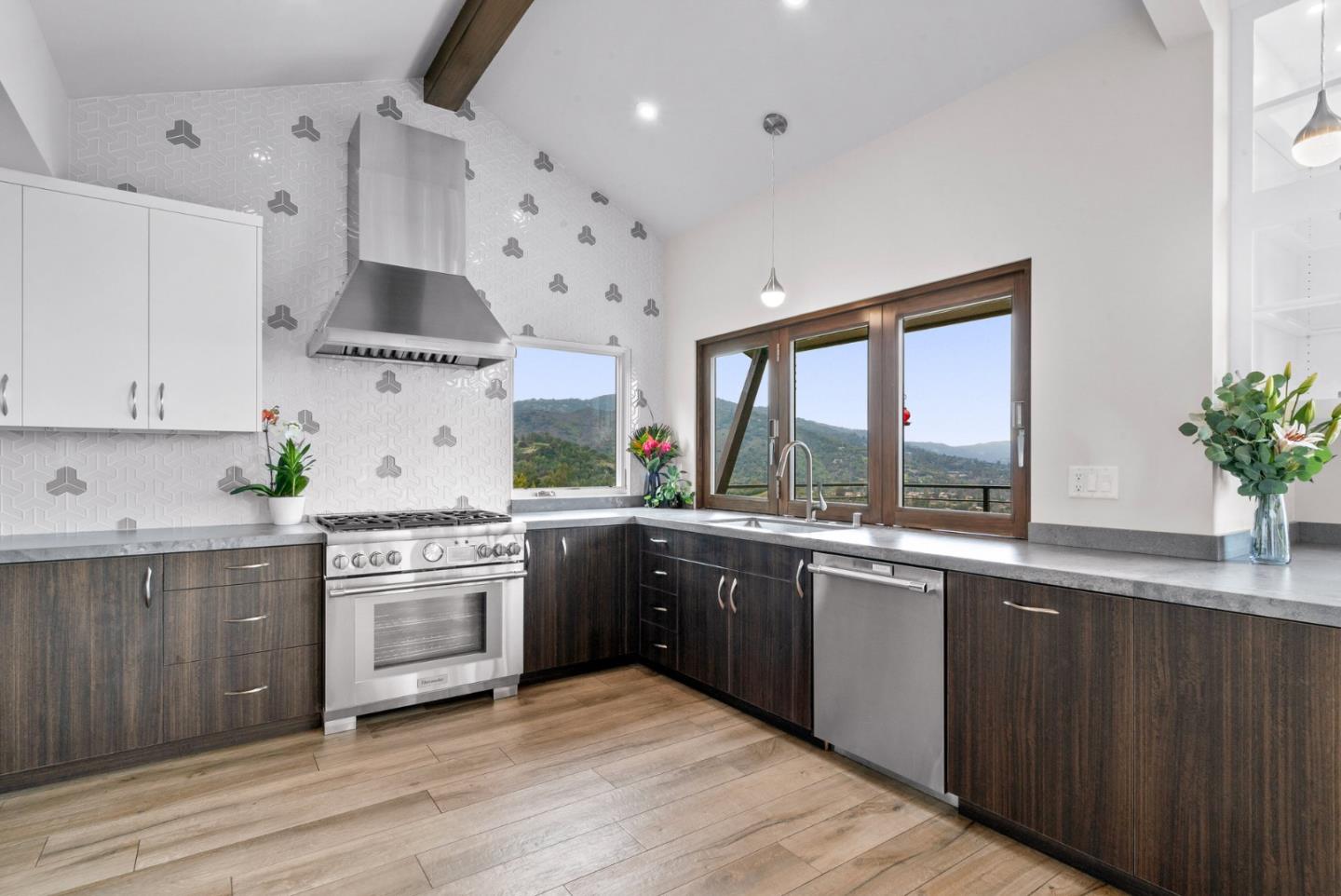 Detail Gallery Image 28 of 111 For 17808 Tourney Rd, Los Gatos,  CA 95030 - 5 Beds | 4/2 Baths