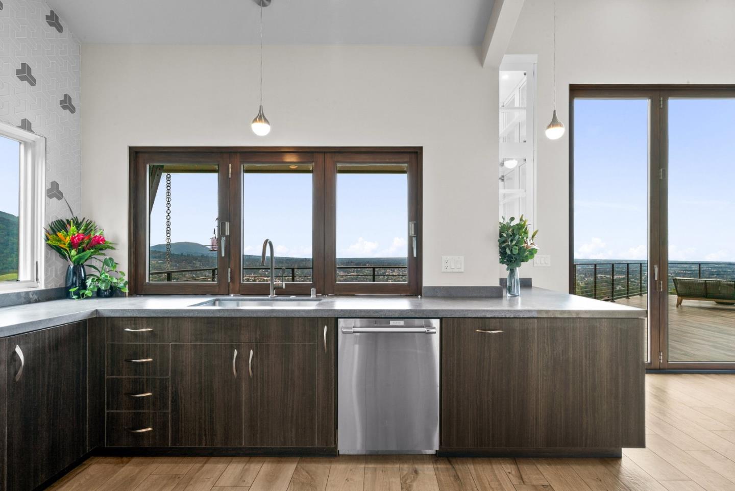 Detail Gallery Image 30 of 111 For 17808 Tourney Rd, Los Gatos,  CA 95030 - 5 Beds | 4/2 Baths