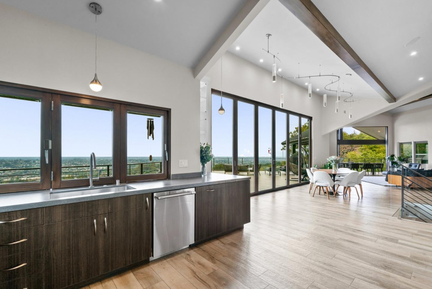 Detail Gallery Image 31 of 111 For 17808 Tourney Rd, Los Gatos,  CA 95030 - 5 Beds | 4/2 Baths