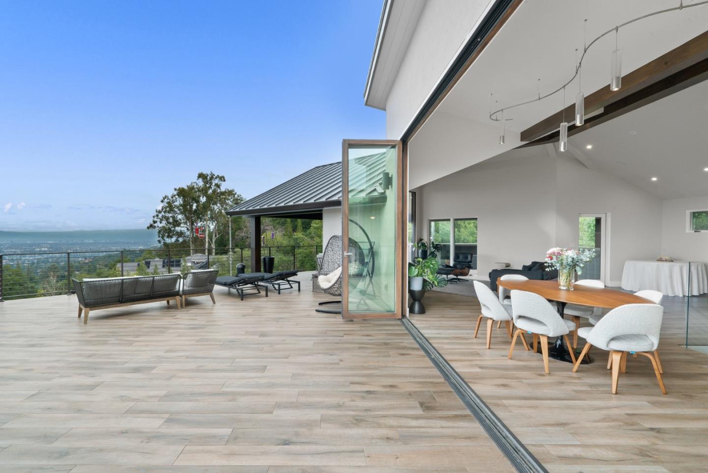 Detail Gallery Image 35 of 111 For 17808 Tourney Rd, Los Gatos,  CA 95030 - 5 Beds | 4/2 Baths