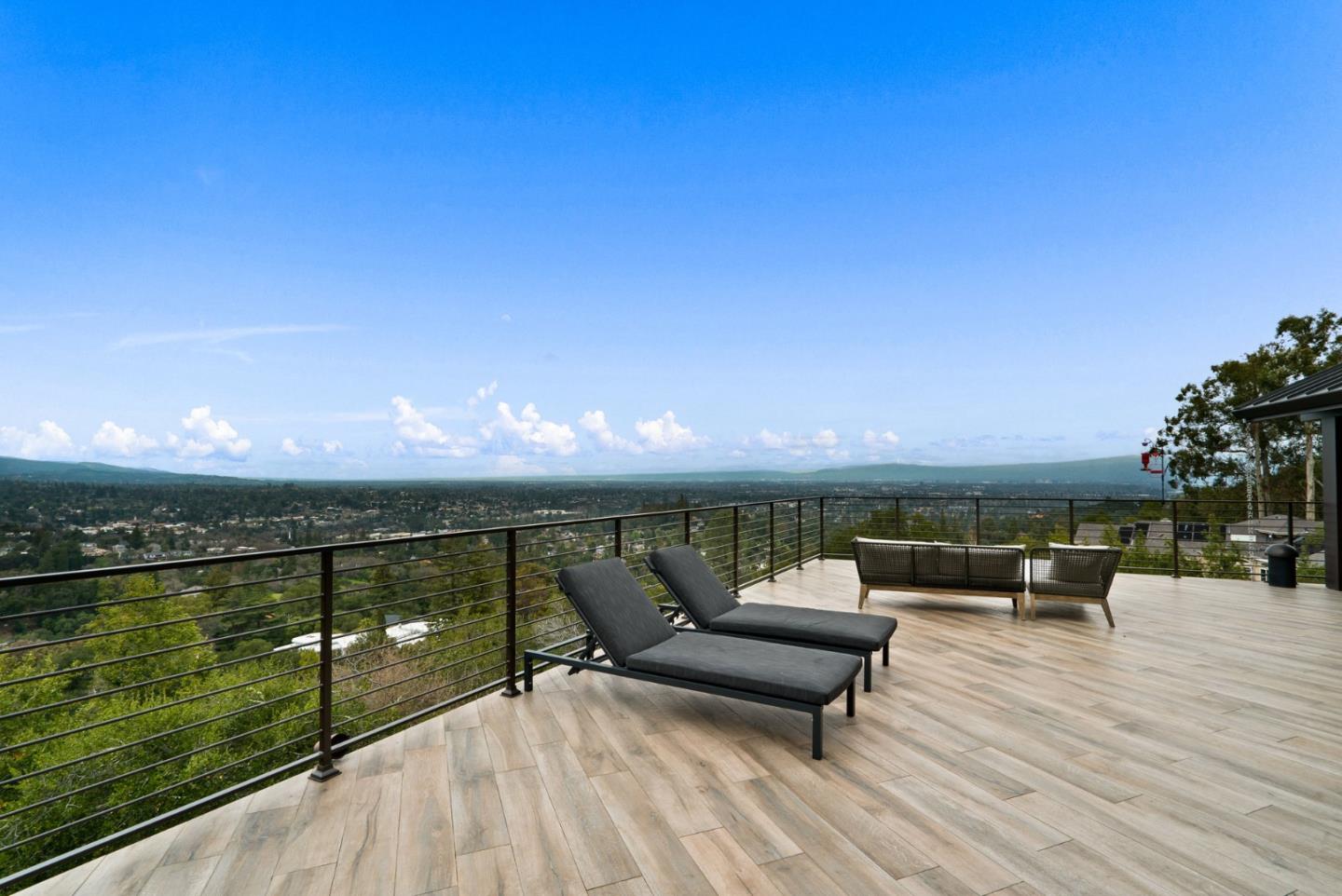 Detail Gallery Image 38 of 111 For 17808 Tourney Rd, Los Gatos,  CA 95030 - 5 Beds | 4/2 Baths