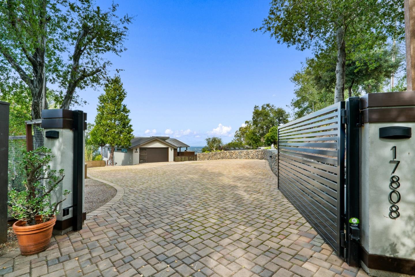 Detail Gallery Image 5 of 111 For 17808 Tourney Rd, Los Gatos,  CA 95030 - 5 Beds | 4/2 Baths