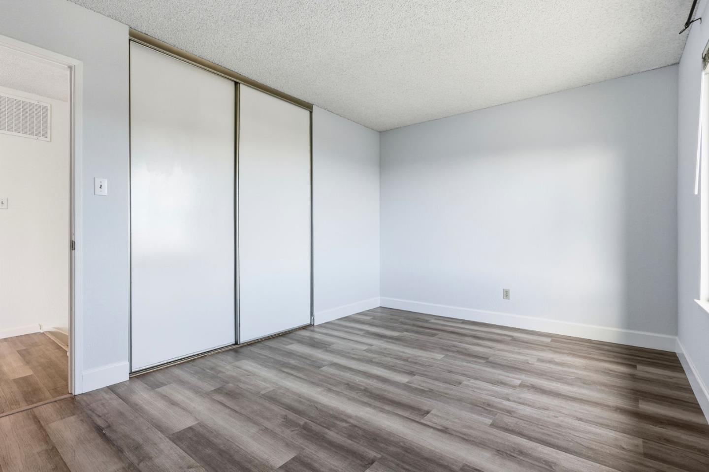 Detail Gallery Image 16 of 31 For 17 Vista Ct, South San Francisco,  CA 94080 - 4 Beds | 2 Baths