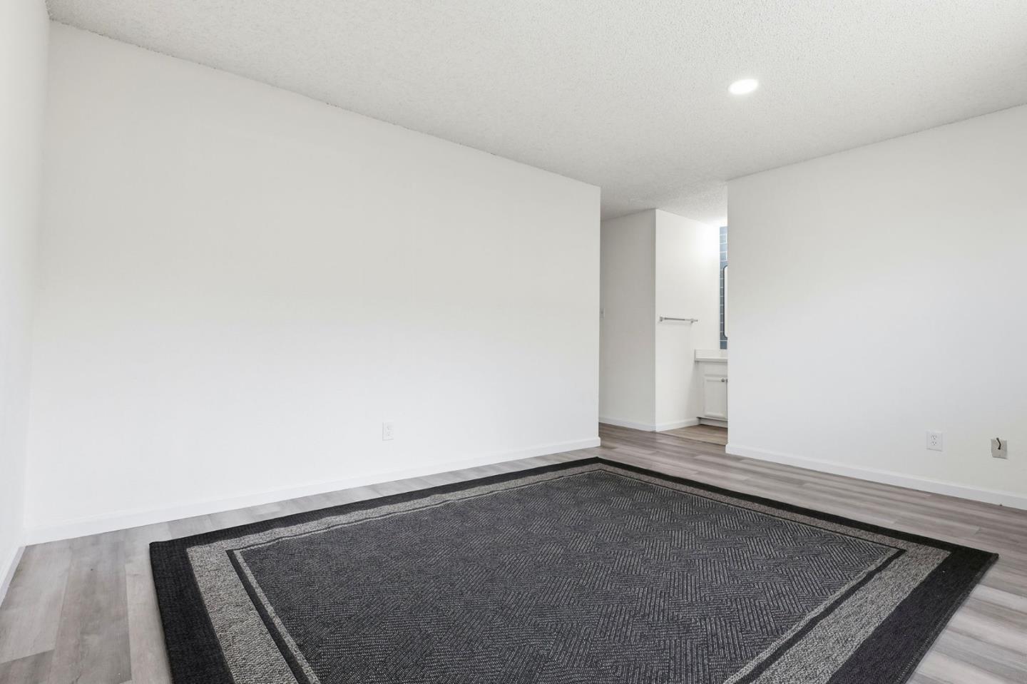 Detail Gallery Image 22 of 31 For 17 Vista Ct, South San Francisco,  CA 94080 - 4 Beds | 2 Baths