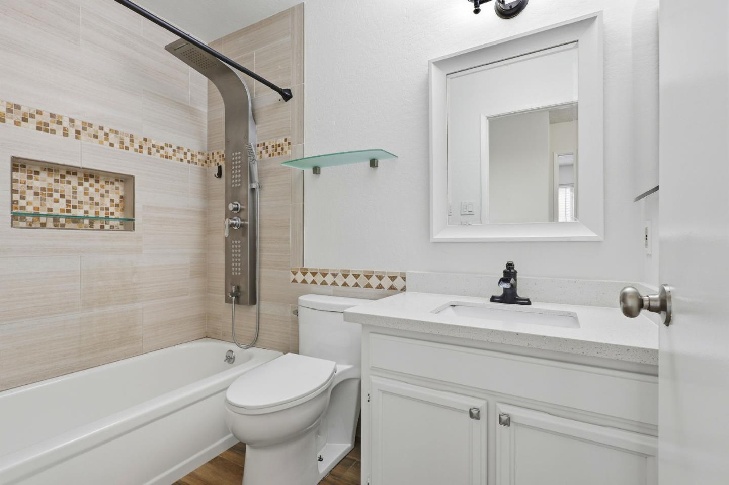 Detail Gallery Image 23 of 31 For 17 Vista Ct, South San Francisco,  CA 94080 - 4 Beds | 2 Baths