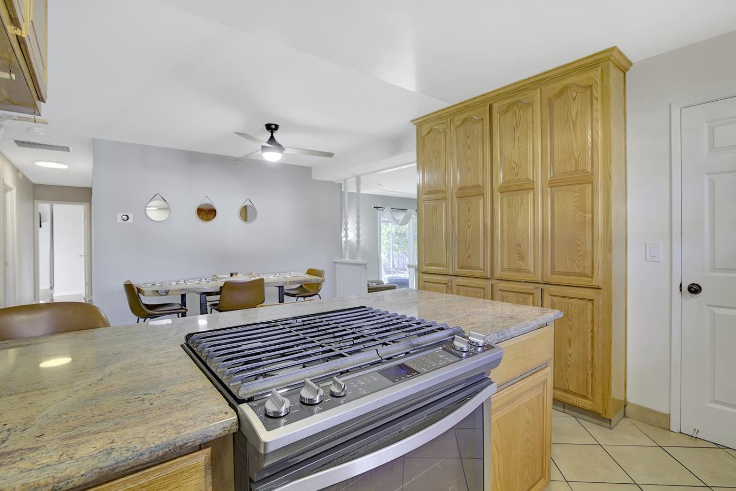 Detail Gallery Image 13 of 39 For 760 Welburn Ave, Gilroy,  CA 95020 - 5 Beds | 3 Baths