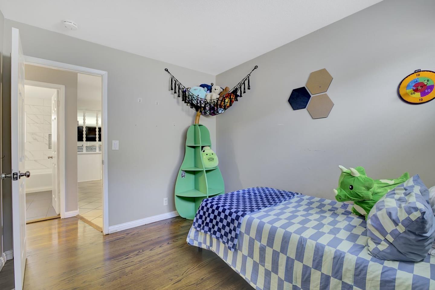 Detail Gallery Image 23 of 39 For 760 Welburn Ave, Gilroy,  CA 95020 - 5 Beds | 3 Baths