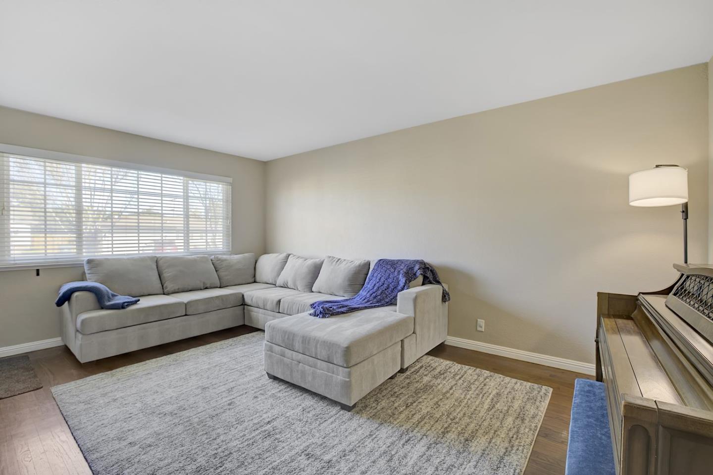 Detail Gallery Image 7 of 39 For 760 Welburn Ave, Gilroy,  CA 95020 - 5 Beds | 3 Baths