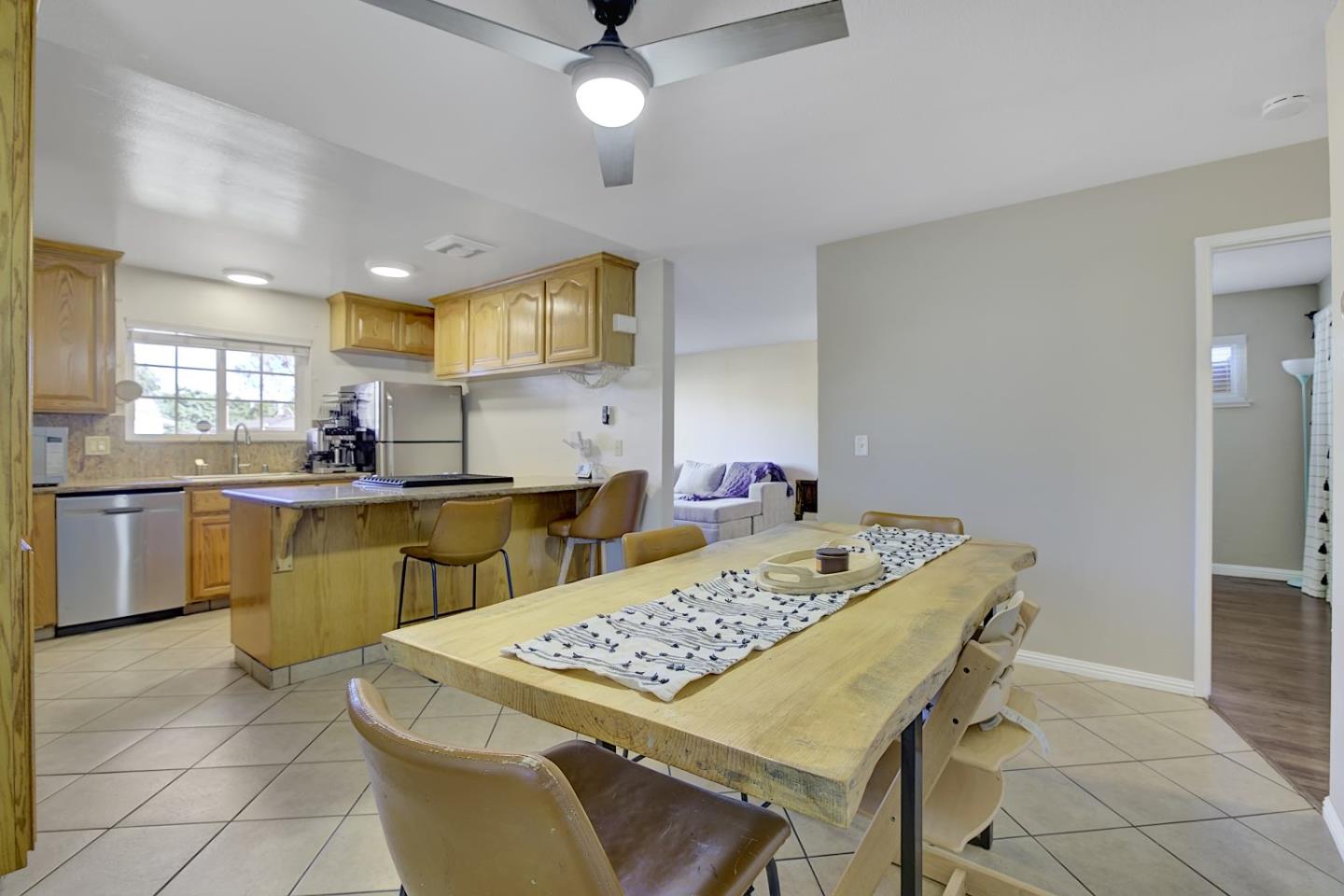 Detail Gallery Image 9 of 39 For 760 Welburn Ave, Gilroy,  CA 95020 - 5 Beds | 3 Baths