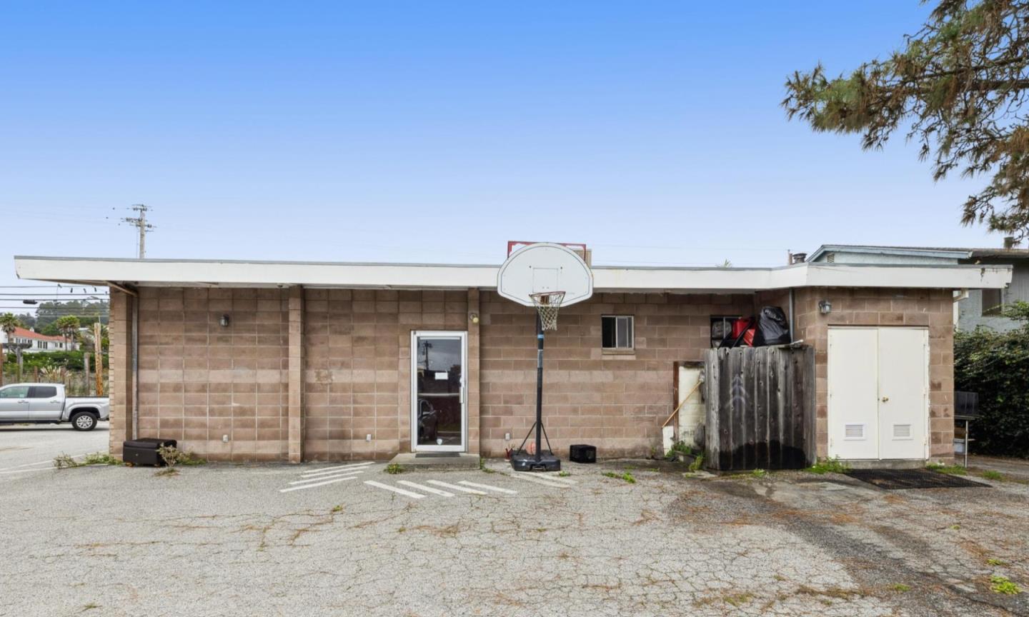 Detail Gallery Image 8 of 11 For 3048 Cabrillo Hwy, Half Moon Bay,  CA 94019 - – Beds | – Baths