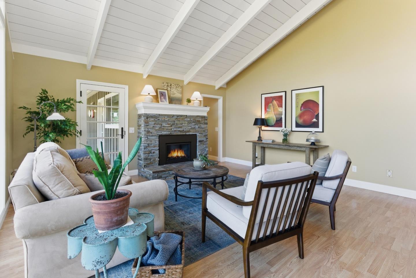 Detail Gallery Image 10 of 77 For 74 via Del Sol, Watsonville,  CA 95076 - 4 Beds | 3/2 Baths