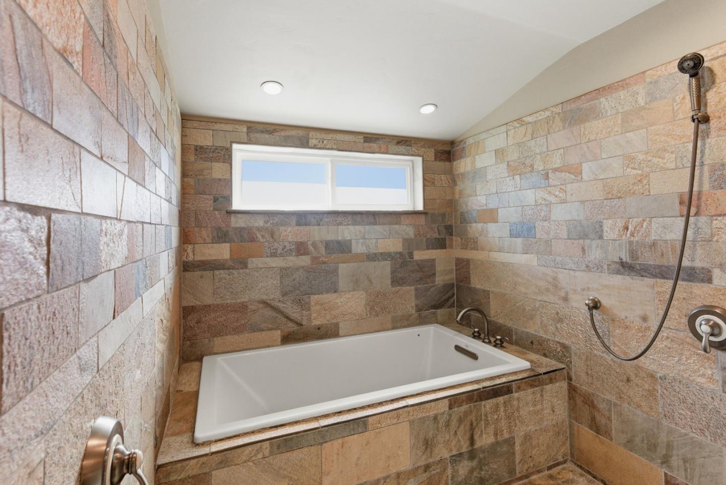 Detail Gallery Image 40 of 77 For 74 via Del Sol, Watsonville,  CA 95076 - 4 Beds | 3/2 Baths