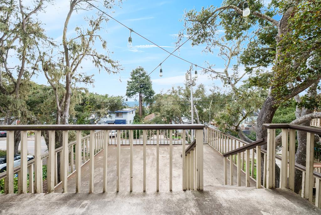 Detail Gallery Image 8 of 9 For 208 Spreckels Dr, Aptos,  CA 95003 - 3 Beds | 2 Baths