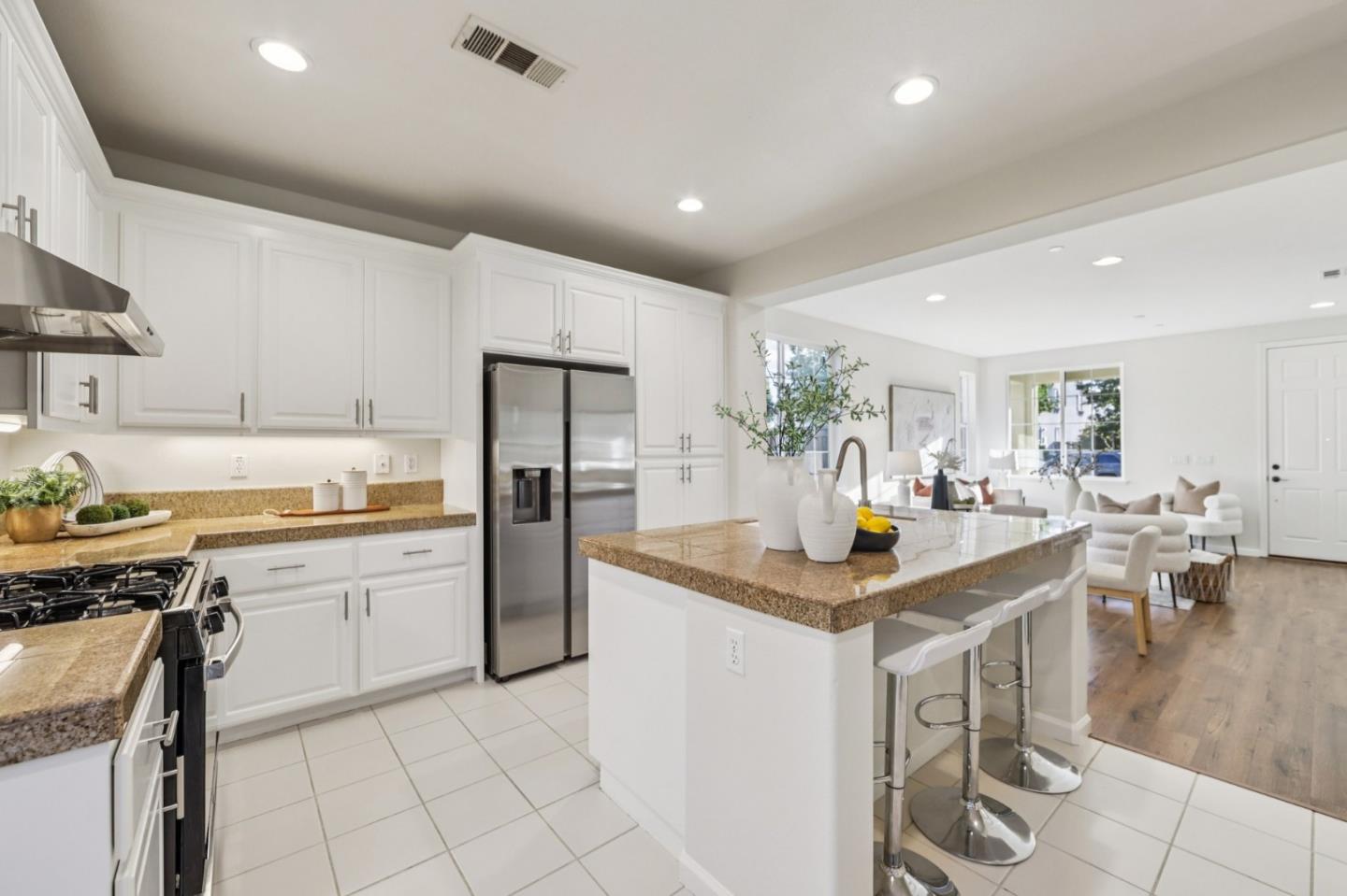 Detail Gallery Image 10 of 66 For 34103 Zaner Way, Union City,  CA 94587 - 3 Beds | 2/1 Baths