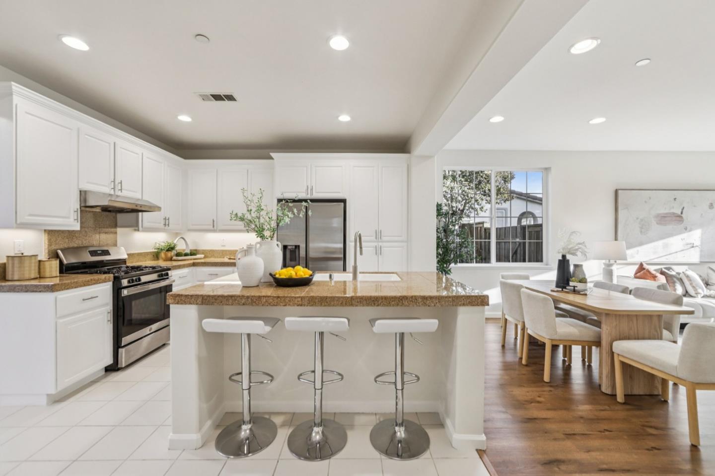 Detail Gallery Image 11 of 66 For 34103 Zaner Way, Union City,  CA 94587 - 3 Beds | 2/1 Baths