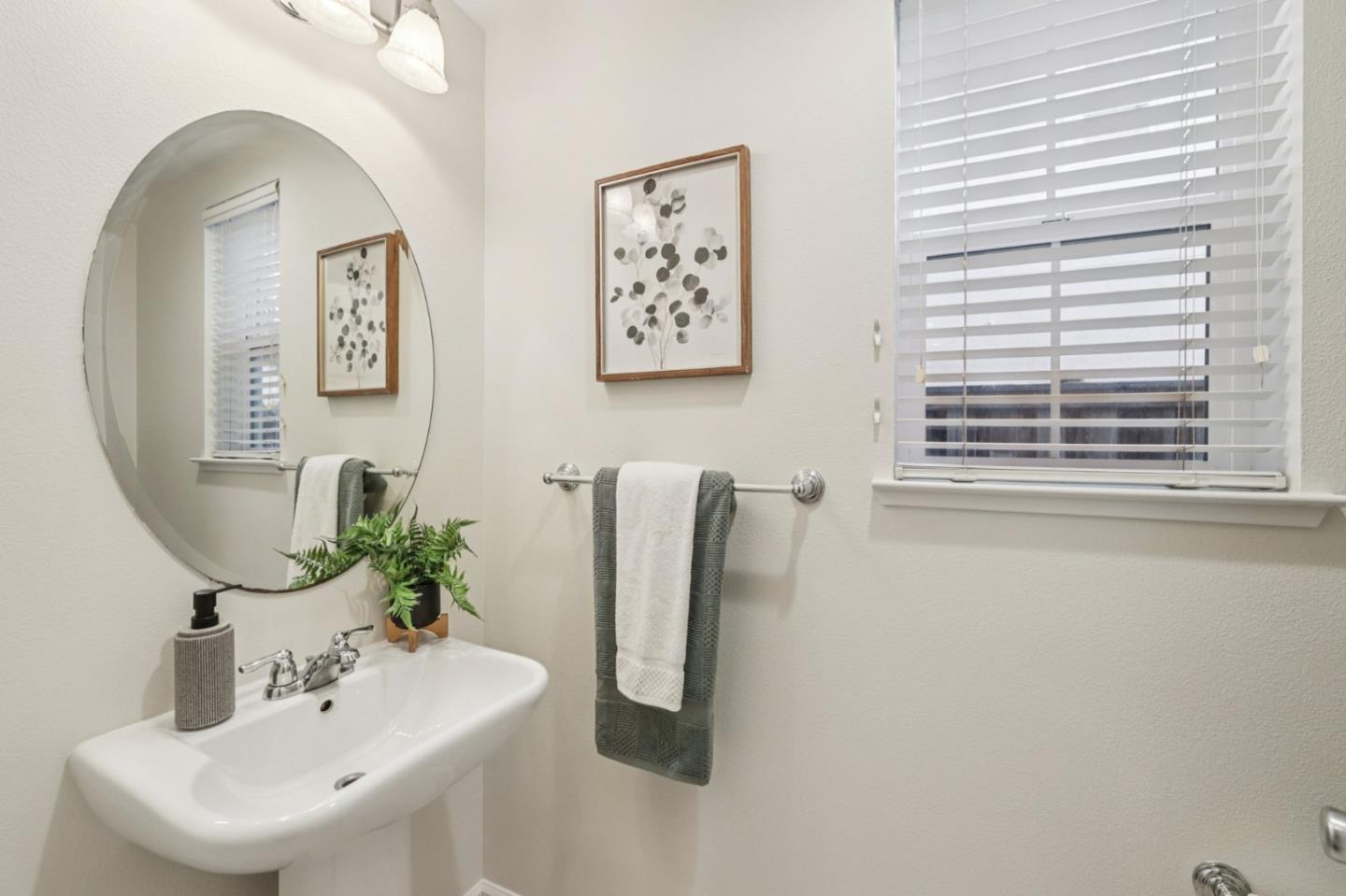 Detail Gallery Image 14 of 66 For 34103 Zaner Way, Union City,  CA 94587 - 3 Beds | 2/1 Baths