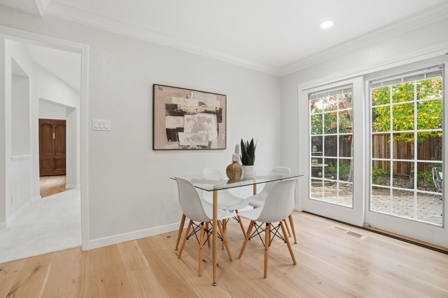 Detail Gallery Image 12 of 41 For 119 Mesa Verde Way, San Carlos,  CA 94070 - 3 Beds | 2/1 Baths