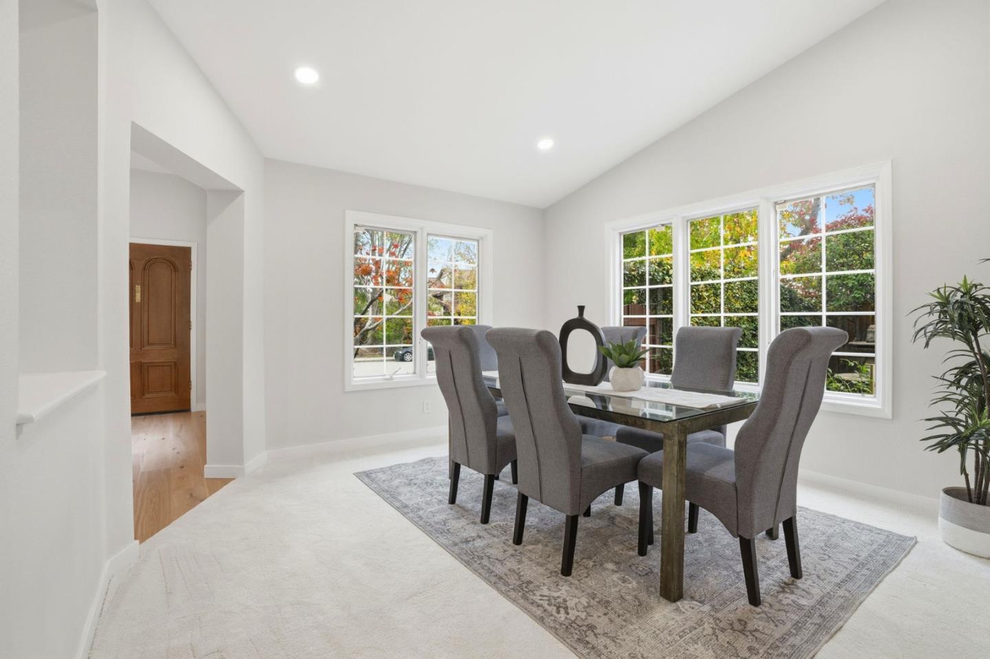 Detail Gallery Image 14 of 41 For 119 Mesa Verde Way, San Carlos,  CA 94070 - 3 Beds | 2/1 Baths