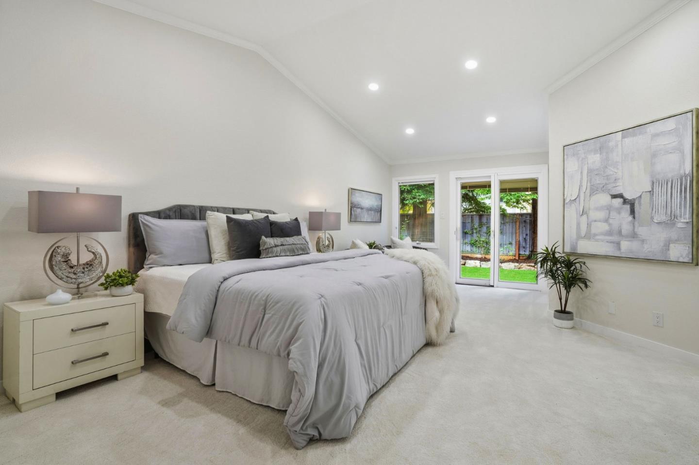 Detail Gallery Image 19 of 41 For 119 Mesa Verde Way, San Carlos,  CA 94070 - 3 Beds | 2/1 Baths