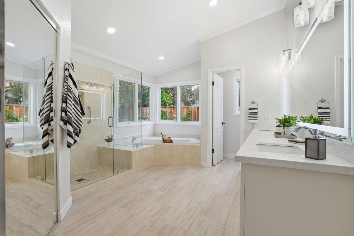 Detail Gallery Image 25 of 41 For 119 Mesa Verde Way, San Carlos,  CA 94070 - 3 Beds | 2/1 Baths