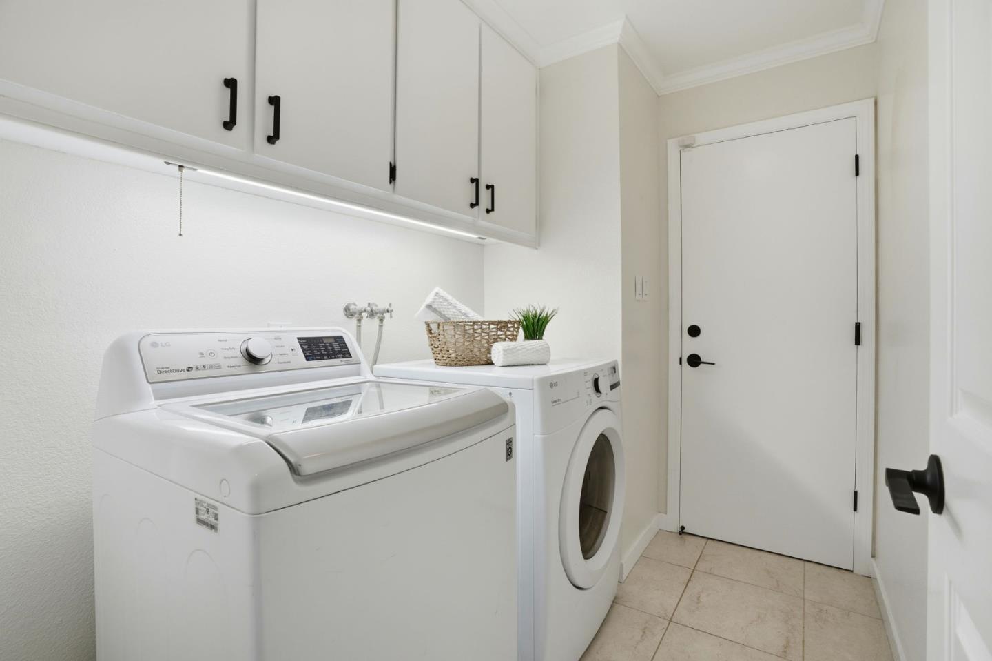 Detail Gallery Image 31 of 41 For 119 Mesa Verde Way, San Carlos,  CA 94070 - 3 Beds | 2/1 Baths