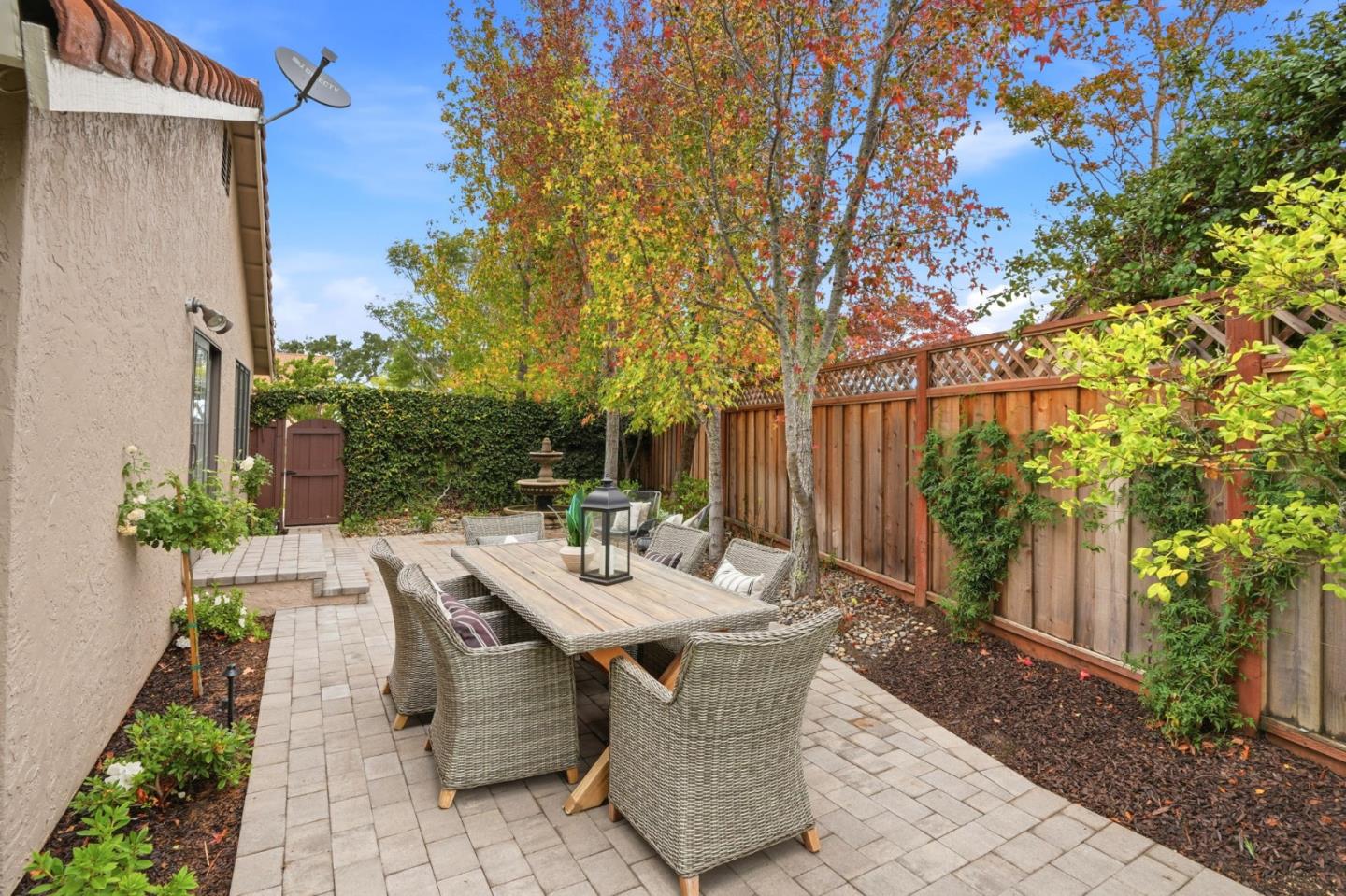 Detail Gallery Image 33 of 41 For 119 Mesa Verde Way, San Carlos,  CA 94070 - 3 Beds | 2/1 Baths